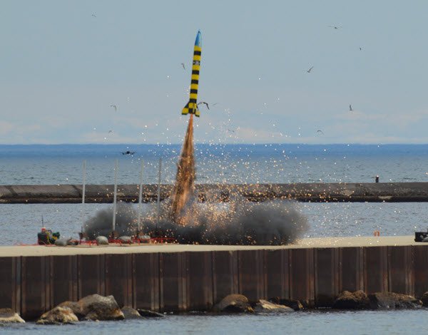 rocket blasting off
